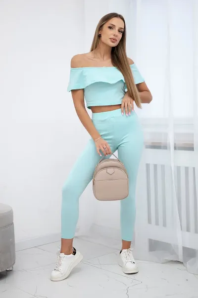 Set with mint ruffle