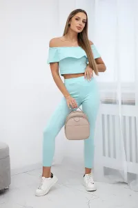Set with mint ruffle