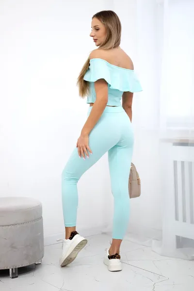 Set with mint ruffle