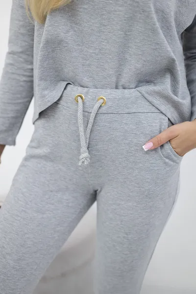 Set with an oversized blouse in gray color