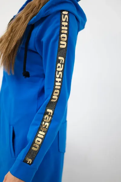 Sweatshirt with zipper back jeans