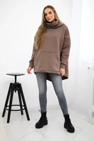 Insulated sweatshirt with a mocha zipper at the back