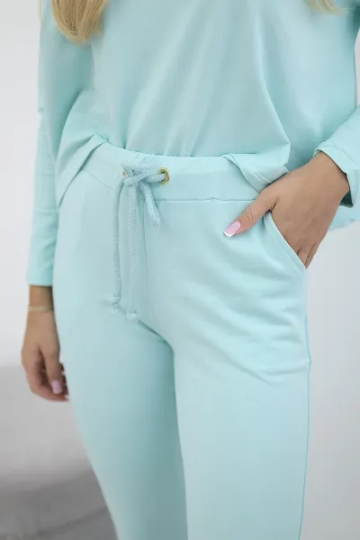 Set with an oversized blouse mint