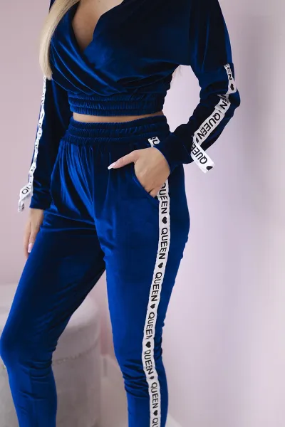 Velour set with Queen mauve-blue inscription