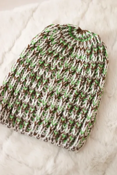 Women's cap Lora K312 green + brown