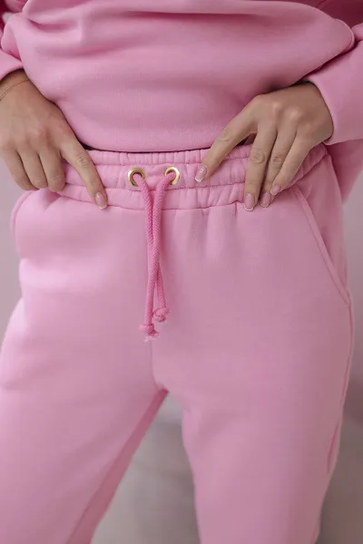 Insulated set with a light pink sweatshirt