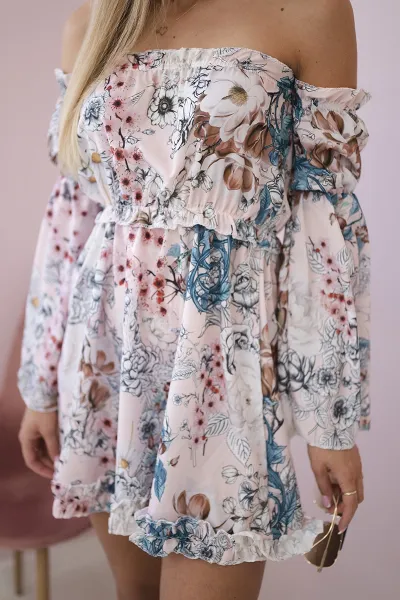Floral dress on the shoulders powder pink