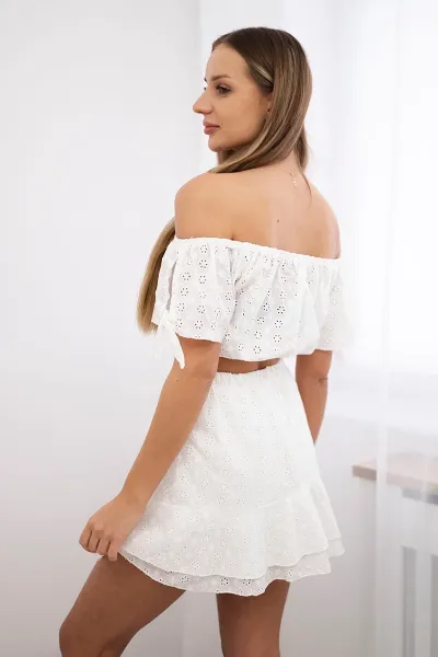 Embroidered set ecru