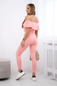 Set with apricot ruffle