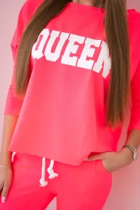 Set with pink neon Queen print
