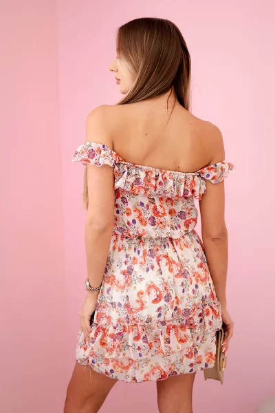 Shoulder dress with ecru at the waist