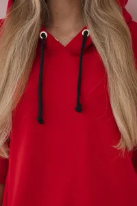 Dress with a hood and a slit on the side red