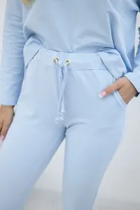 Set with an oversized blouse in azure color