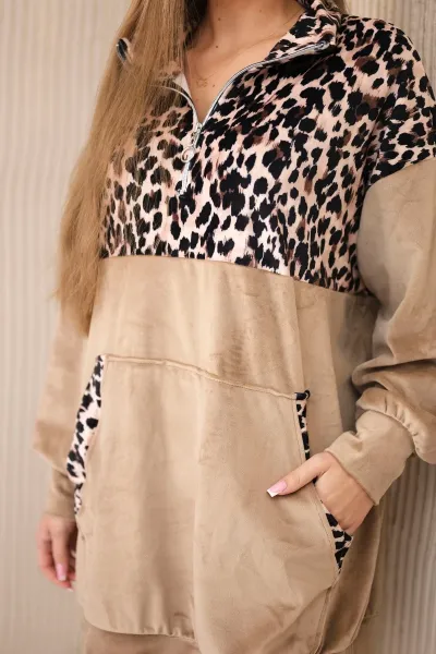 Velour dress with a camel leopard print