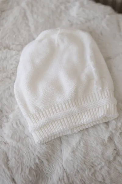 Women's cap Kaja K339 white