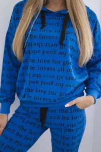 Set with purple blue print