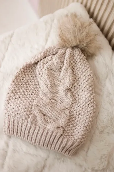 marka niezdefiniowana Čapica s fleece Sandra K210 tmavo béžová