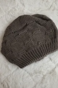 Kesi Dámska čiapka Nastia K373 mocca