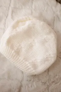 Kesi Dámska čiapka Lorena K377 biely