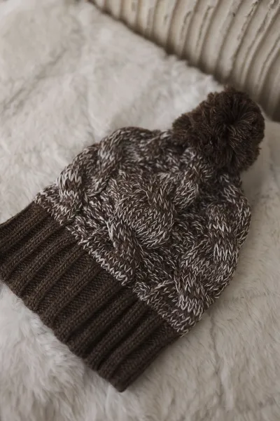 Kesi Čapica s fleece Paryż K213 hnedá + ecru