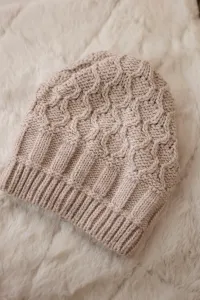 Kesi Čapica s fleece Marta K231 svetlo béžová