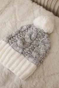 Kesi Čapica s fleece Paryż K213 biela + šedá