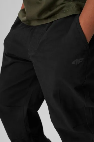 Chlapčenské Casual Hladké Jogger Nohavice 4F Čierne 4FJWMM00TTR