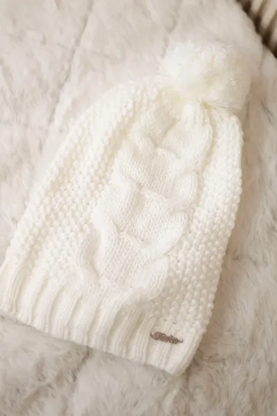 Kesi Čapica s fleece Sandra K210 biely