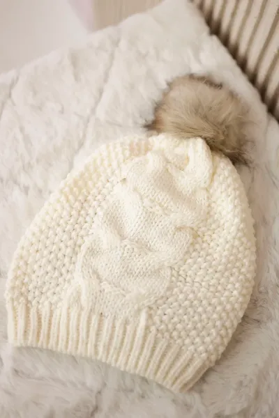Kesi Čapica s fleece Sandra K210 ecru