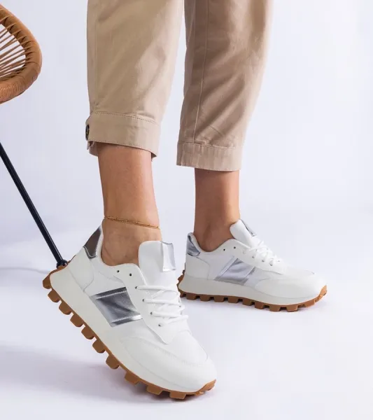 D/CEO White trainers Justar
