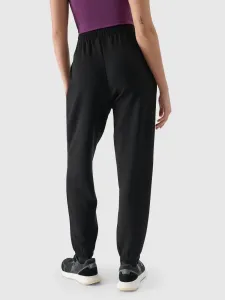 Dámske tepláky 4F TROUSERS CAS F1010-20S-DEEP BLACK