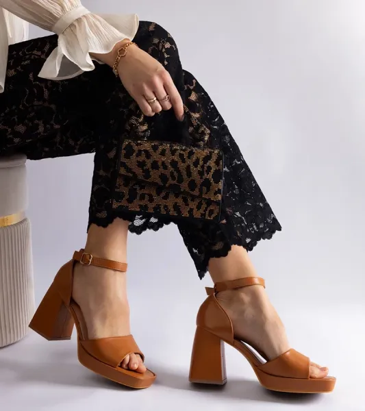 D/CEO Yellow sandals Dolores