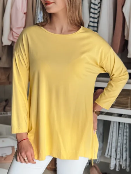 Žltá oversize blúzka s wisiorkom