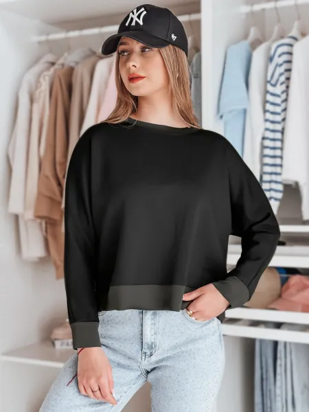 Čierna oversize blúzka s náhrdelníkom