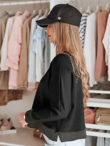 Čierna oversize blúzka s náhrdelníkom