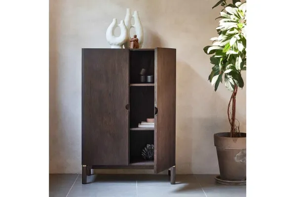 Furniria Dizajnová skrinka Takayoshi 130 cm tmavohnedá