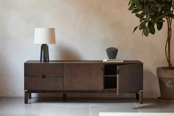 Furniria Dizajnový TV stolík Takayoshi 160 cm tmavohnedý
