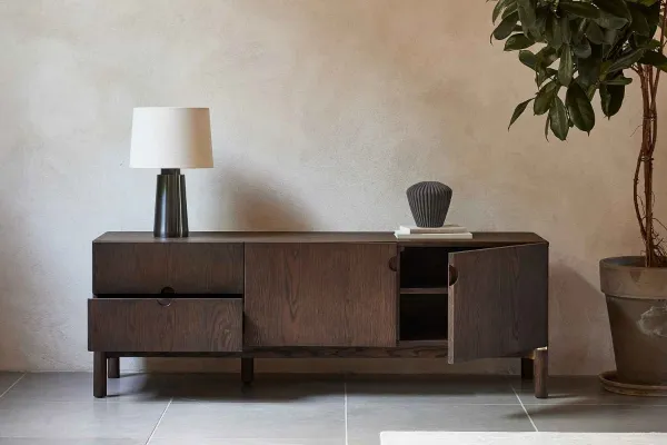 Furniria Dizajnový TV stolík Takayoshi 160 cm tmavohnedý