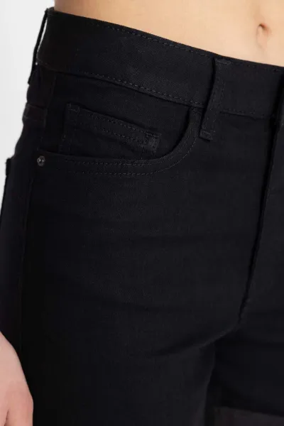 DEFACTO Normal Waist Folded Leg Basic Jean Shorts