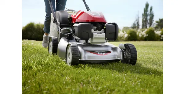 Benzínová kosačka s pojazdom Honda HRG 466 SKEP