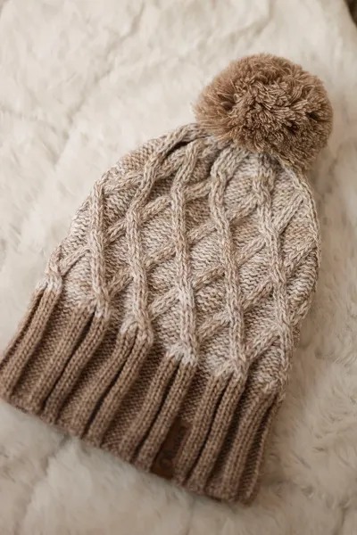 Kesi Čapica с fleece Milano K203 ecru melange+svetlo béžová