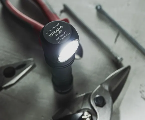 Svietidlo multifunkčné ARMYTEK Wizard C2 WR Magnet USB Warm - čierne