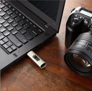 Verbatim 47690 Flash Drive Store 'n' Go, 128GB, SSD Vx400, USB 3.0, strieborný