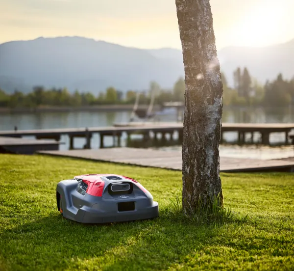Cramer AiConic 5 RTK – robotická kosačka