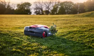 Cramer AiConic 5 RTK – robotická kosačka