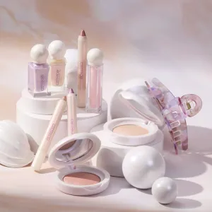 Catrice PEARLFECTION rozjasňujúci lak na nechty odtieň 02 Luminous Pearl ml