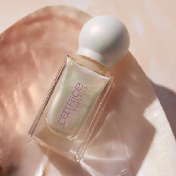 Catrice PEARLFECTION rozjasňujúci lak na nechty odtieň 02 Luminous Pearl ml