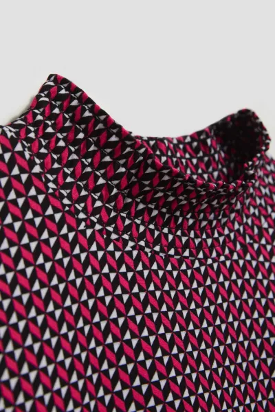 Marisse Patterned Fuchsia Turtleneck Blouse