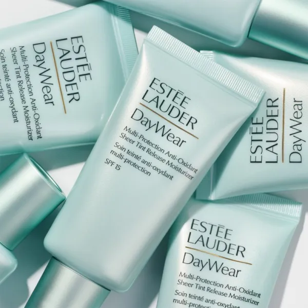 Estée Lauder DayWear Multi-Protection Anti-Oxidant Sheer Tint Release Moisturizer SPF 15 tónovací hydratačný krém pre všetky typy pleti SPF 15 30 ml