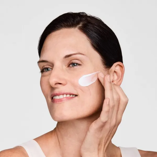Estée Lauder DayWear Multi-Protection Anti-Oxidant 24H-Moisture Creme (Normal/Combination Skin) denný ochranný krém pre normálnu až zmiešanú pleť SPF
